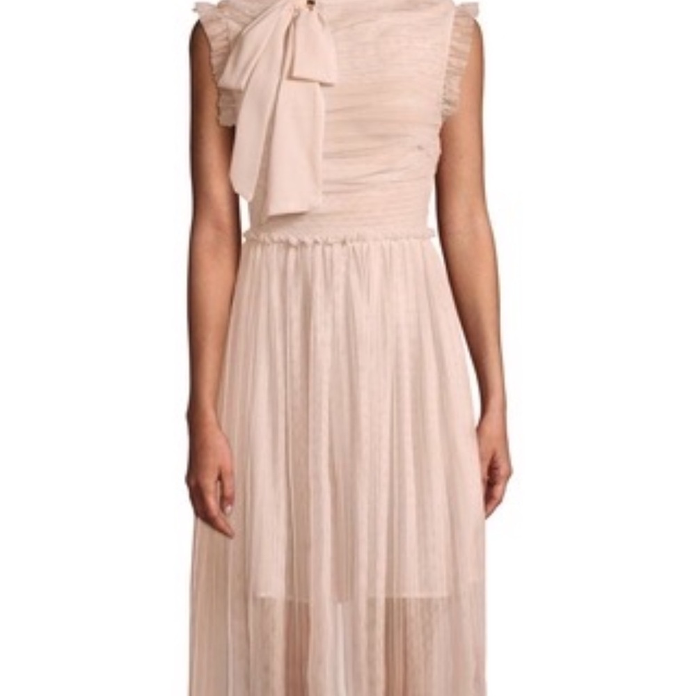 Avantlook Elegant Pink Dress